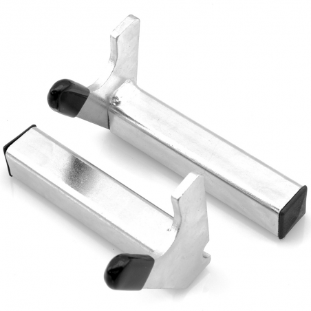 pair of v-shaped supports for swingarm spools