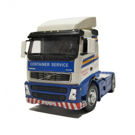 cap de camion la scară 1/50 volvo