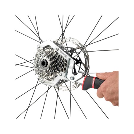 tool for loosening cassette sprockets grip whip